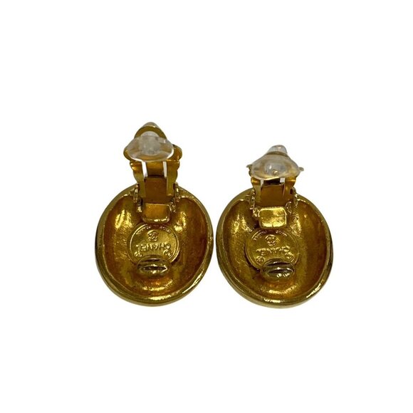 CHANEL Vintage Gold Earrings - Picture 5 of 5